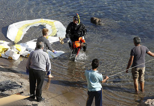 ahogados en lesbos Tragedia de Lesbos: Imágenes impactantes de refugiados ahogados